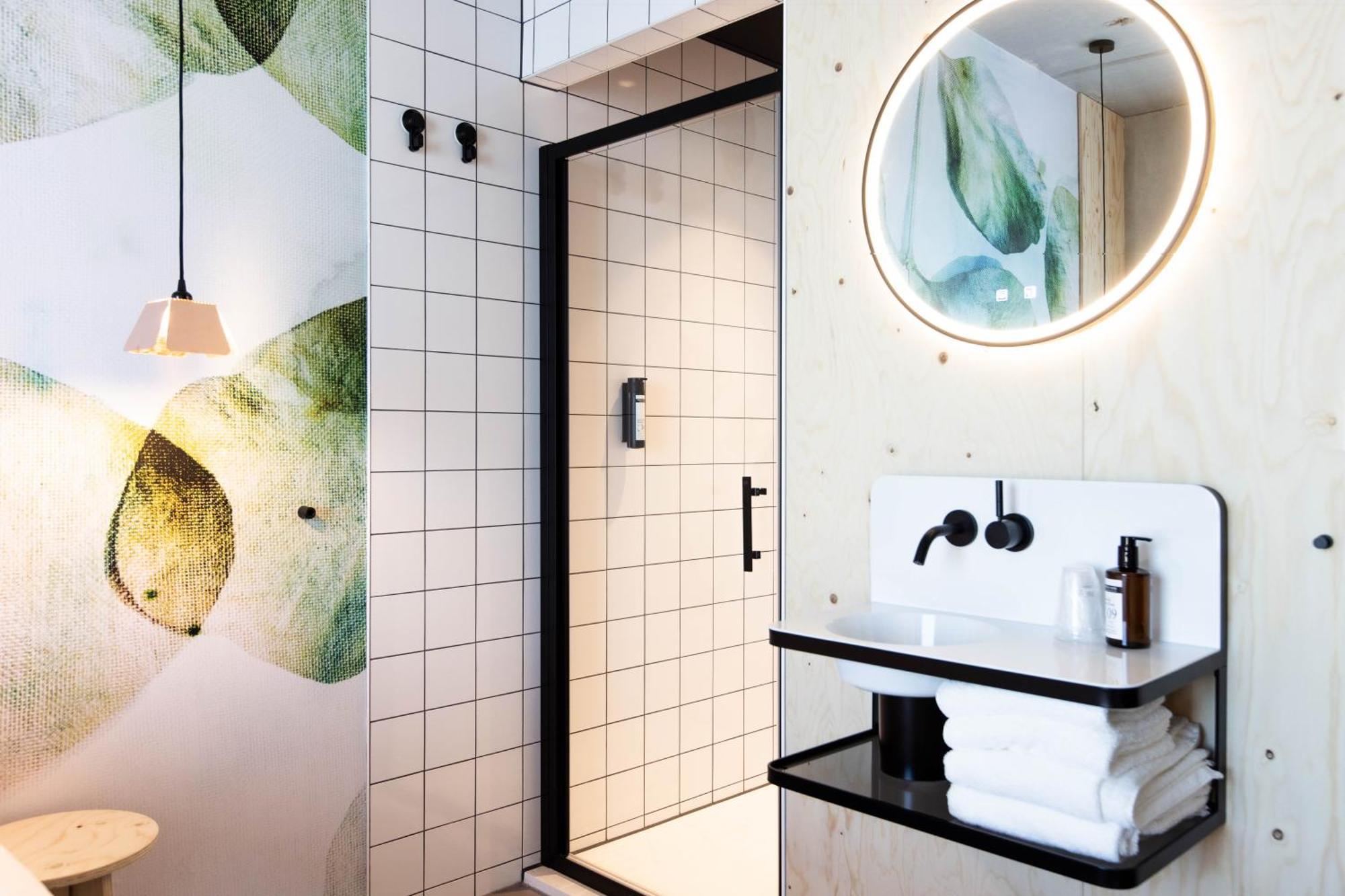 Moloko, Modern Designed Sleep & Shower Hotel In City Center, Digital Key By Sms Enschede Zewnętrze zdjęcie